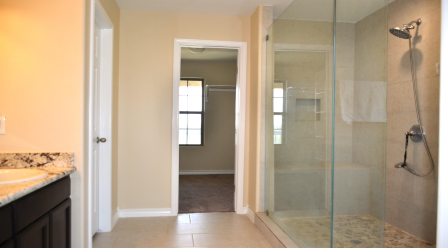 616 Laja Lp., Laredo, Texas 78045-6927, 4 Bedrooms Bedrooms, 7 Rooms Rooms,3 BathroomsBathrooms,Residential,For Sale,616 Laja Lp.,20262982