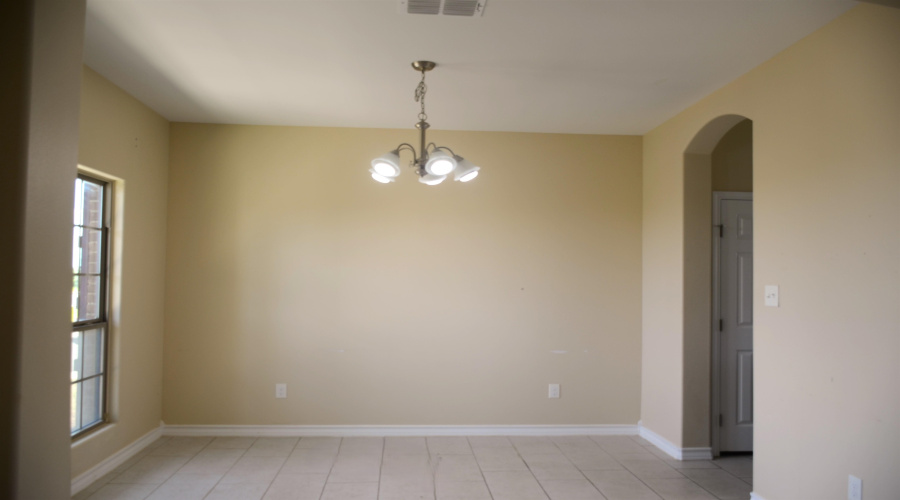 616 Laja Lp., Laredo, Texas 78045-6927, 4 Bedrooms Bedrooms, 7 Rooms Rooms,3 BathroomsBathrooms,Residential,For Sale,616 Laja Lp.,20262982