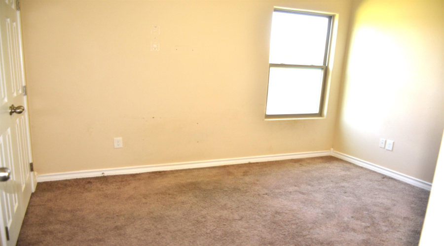 616 Laja Lp., Laredo, Texas 78045-6927, 4 Bedrooms Bedrooms, 7 Rooms Rooms,3 BathroomsBathrooms,Residential,For Sale,616 Laja Lp.,20262982