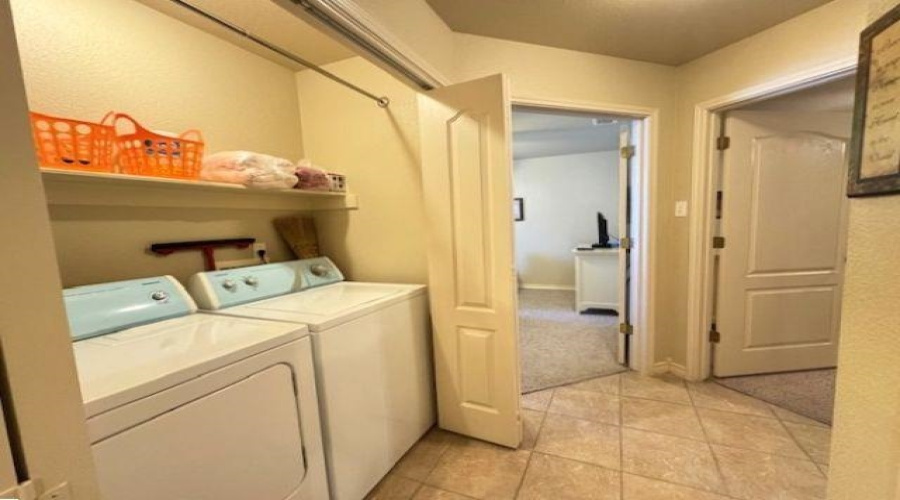 5410 Marcella Ave, Laredo, Texas 78041, 2 Bedrooms Bedrooms, 5 Rooms Rooms,2 BathroomsBathrooms,Residential,For Rent,5410 Marcella Ave,20262986