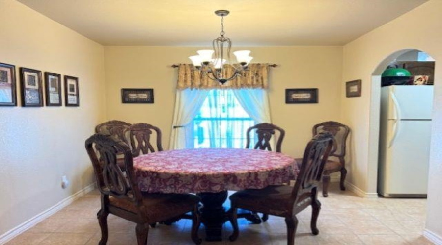 5410 Marcella Ave, Laredo, Texas 78041, 2 Bedrooms Bedrooms, 5 Rooms Rooms,2 BathroomsBathrooms,Residential,For Rent,5410 Marcella Ave,20262986