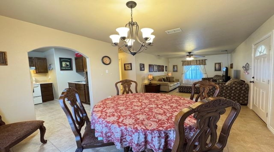 5410 Marcella Ave, Laredo, Texas 78041, 2 Bedrooms Bedrooms, 5 Rooms Rooms,2 BathroomsBathrooms,Residential,For Rent,5410 Marcella Ave,20262986