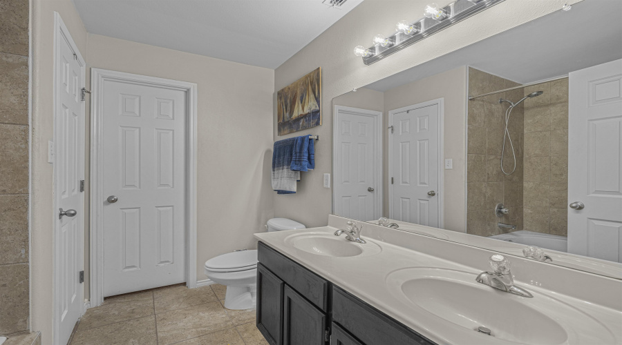 1513 Ann Harbor St, Laredo, Texas 78045, 5 Bedrooms Bedrooms, 7 Rooms Rooms,3 BathroomsBathrooms,Residential,For Sale,1513 Ann Harbor St,20262987