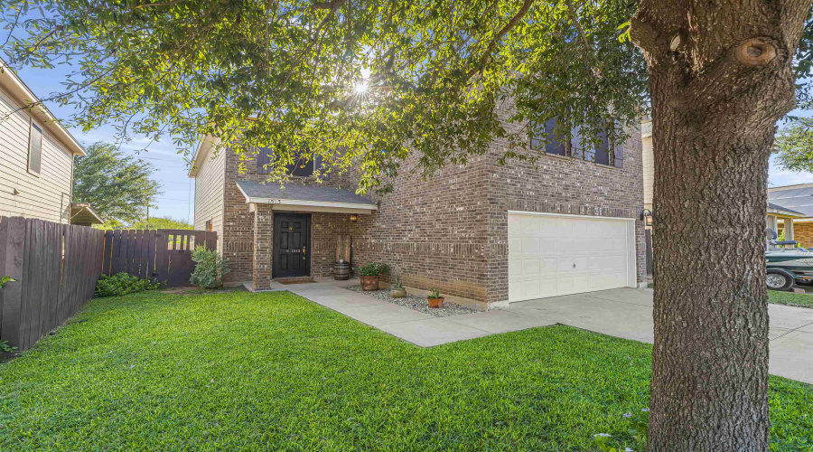 1513 Ann Harbor St, Laredo, Texas 78045, 5 Bedrooms Bedrooms, 7 Rooms Rooms,3 BathroomsBathrooms,Residential,For Sale,1513 Ann Harbor St,20262987