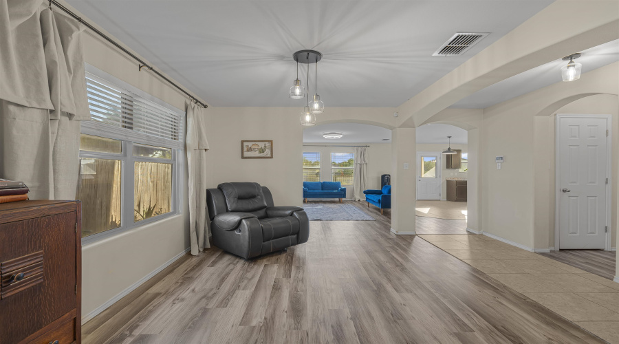 1513 Ann Harbor St, Laredo, Texas 78045, 5 Bedrooms Bedrooms, 7 Rooms Rooms,3 BathroomsBathrooms,Residential,For Sale,1513 Ann Harbor St,20262987