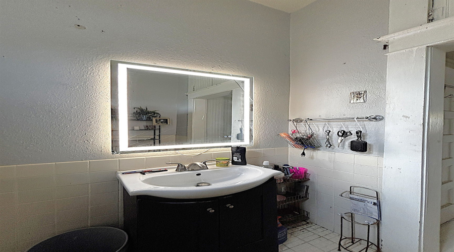 716 Laredo St, Laredo, Texas 78040, 3 Bedrooms Bedrooms, 6 Rooms Rooms,1 BathroomBathrooms,Residential,For Sale,716 Laredo St,20262990
