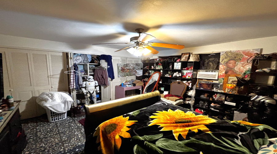 716 Laredo St, Laredo, Texas 78040, 3 Bedrooms Bedrooms, 6 Rooms Rooms,1 BathroomBathrooms,Residential,For Sale,716 Laredo St,20262990