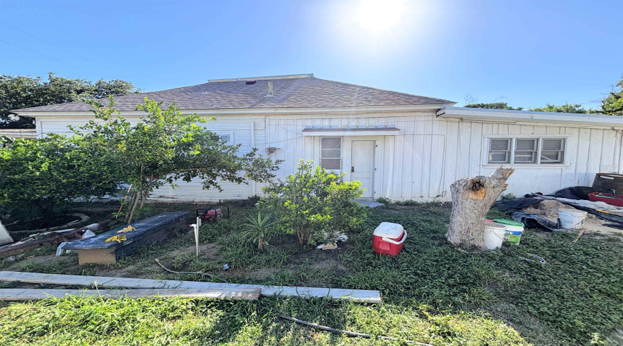 716 Laredo St, Laredo, Texas 78040, 3 Bedrooms Bedrooms, 6 Rooms Rooms,1 BathroomBathrooms,Residential,For Sale,716 Laredo St,20262990