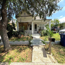 716 Laredo St, Laredo, Texas 78040, 3 Bedrooms Bedrooms, 6 Rooms Rooms,1 BathroomBathrooms,Residential,For Sale,716 Laredo St,20262990