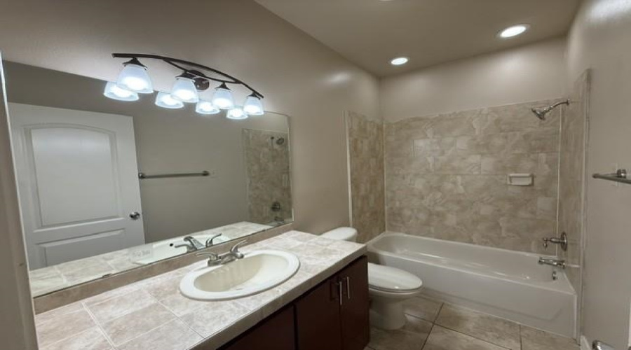 710 Alta Vista Dr, Laredo, Texas 78041, 2 Bedrooms Bedrooms, 4 Rooms Rooms,2 BathroomsBathrooms,Residential,For Rent,710 Alta Vista Dr,20262992