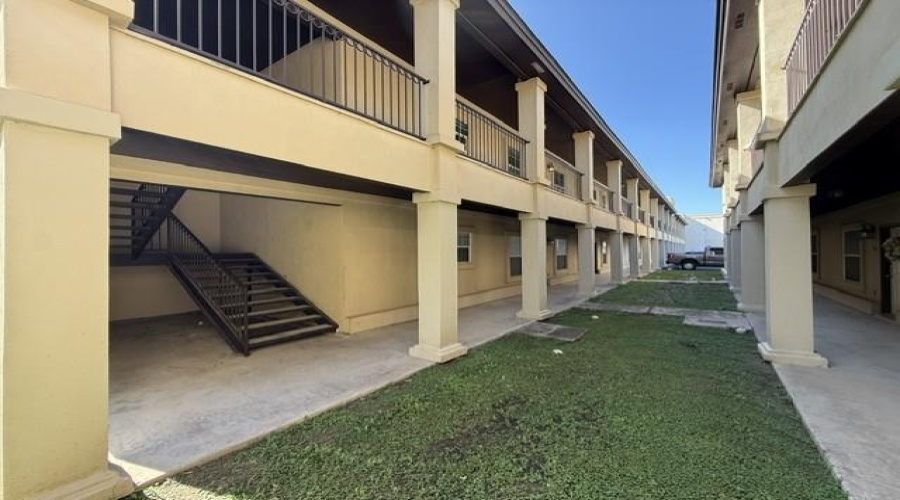 710 Alta Vista Dr, Laredo, Texas 78041, 2 Bedrooms Bedrooms, 4 Rooms Rooms,2 BathroomsBathrooms,Residential,For Rent,710 Alta Vista Dr,20262992