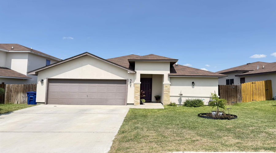 5421 Encanto Dr., Laredo, Texas 78046, 4 Bedrooms Bedrooms, 5 Rooms Rooms,2 BathroomsBathrooms,Residential,For Sale,5421 Encanto Dr.,20262993