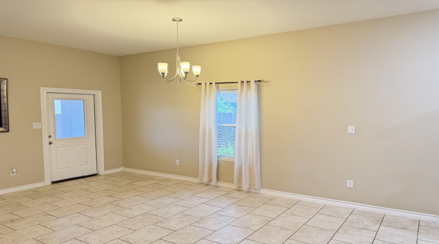 5421 Encanto Dr., Laredo, Texas 78046, 4 Bedrooms Bedrooms, 5 Rooms Rooms,2 BathroomsBathrooms,Residential,For Sale,5421 Encanto Dr.,20262993