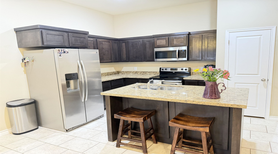 5421 Encanto Dr., Laredo, Texas 78046, 4 Bedrooms Bedrooms, 5 Rooms Rooms,2 BathroomsBathrooms,Residential,For Sale,5421 Encanto Dr.,20262993