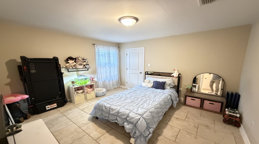 5421 Encanto Dr., Laredo, Texas 78046, 4 Bedrooms Bedrooms, 5 Rooms Rooms,2 BathroomsBathrooms,Residential,For Sale,5421 Encanto Dr.,20262993