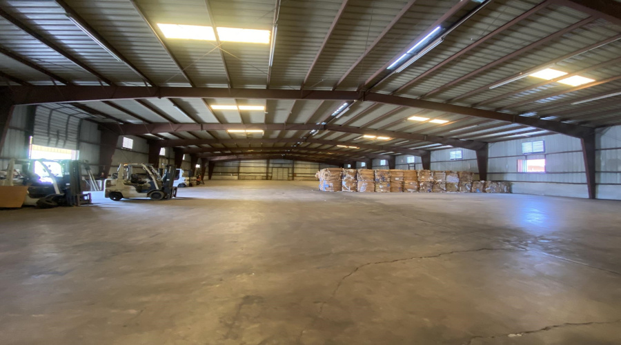 1808 Markley Ln, Laredo, Texas 78041, 1 Bedroom Bedrooms, 21 Rooms Rooms,2 BathroomsBathrooms,Commercial/industrial,For Rent,1808 Markley Ln,20262996