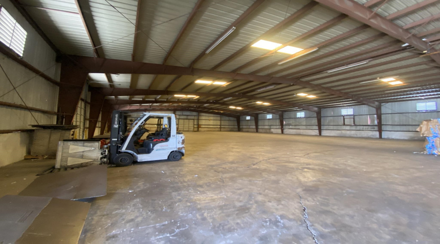 1808 Markley Ln, Laredo, Texas 78041, 1 Bedroom Bedrooms, 21 Rooms Rooms,2 BathroomsBathrooms,Commercial/industrial,For Rent,1808 Markley Ln,20262996