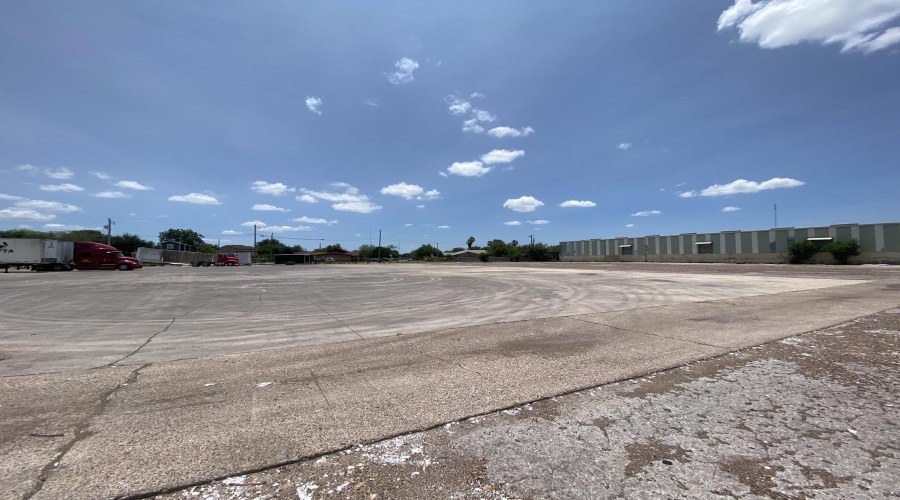1808 Markley Ln, Laredo, Texas 78041, 1 Bedroom Bedrooms, 21 Rooms Rooms,2 BathroomsBathrooms,Commercial/industrial,For Rent,1808 Markley Ln,20262996