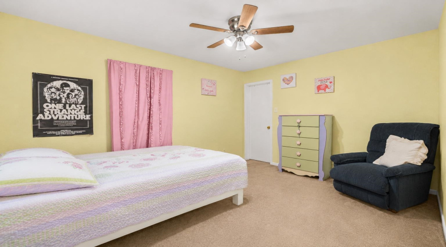 2407 N Ejido Ave, Laredo, Texas 78043-1920, 3 Bedrooms Bedrooms, 5 Rooms Rooms,2 BathroomsBathrooms,Residential,For Sale,2407 N Ejido Ave,20262997
