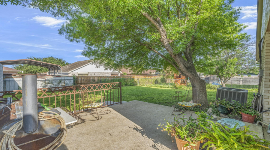 2407 N Ejido Ave, Laredo, Texas 78043-1920, 3 Bedrooms Bedrooms, 5 Rooms Rooms,2 BathroomsBathrooms,Residential,For Sale,2407 N Ejido Ave,20262997