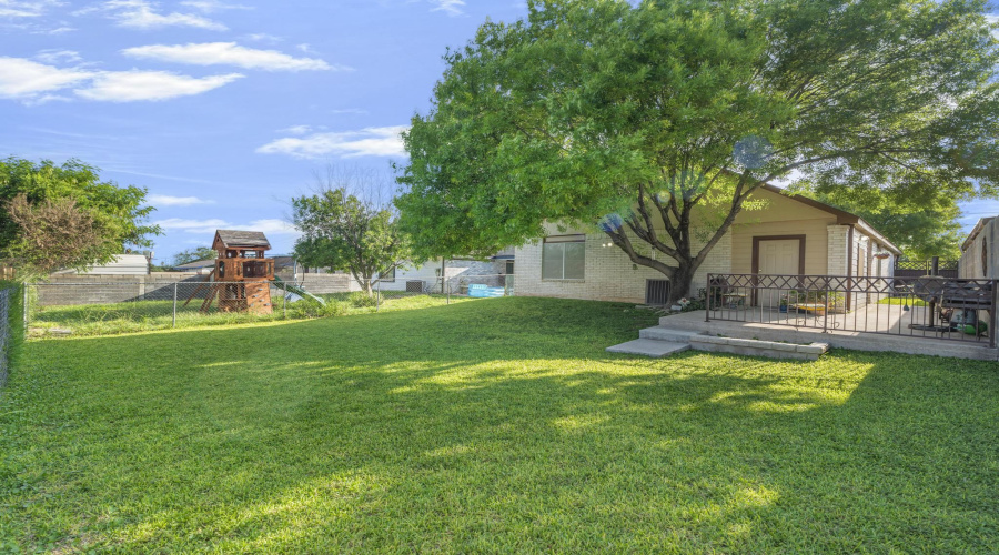 2407 N Ejido Ave, Laredo, Texas 78043-1920, 3 Bedrooms Bedrooms, 5 Rooms Rooms,2 BathroomsBathrooms,Residential,For Sale,2407 N Ejido Ave,20262997