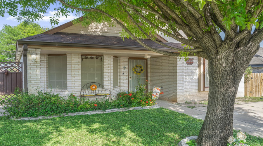 2407 N Ejido Ave, Laredo, Texas 78043-1920, 3 Bedrooms Bedrooms, 5 Rooms Rooms,2 BathroomsBathrooms,Residential,For Sale,2407 N Ejido Ave,20262997