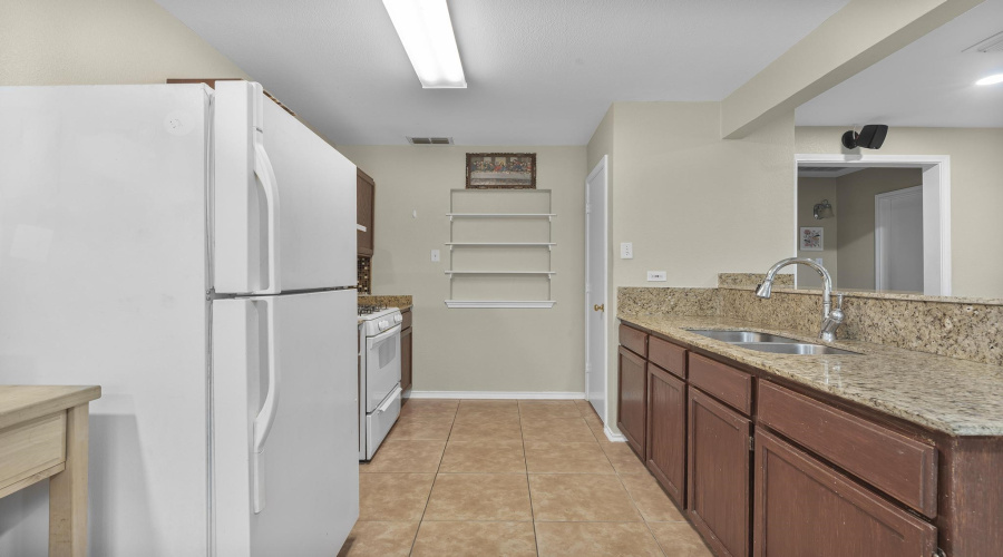 2407 N Ejido Ave, Laredo, Texas 78043-1920, 3 Bedrooms Bedrooms, 5 Rooms Rooms,2 BathroomsBathrooms,Residential,For Sale,2407 N Ejido Ave,20262997