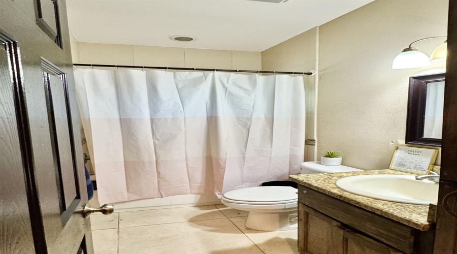 114 Los Fresnos Lp, Laredo, Texas 78046, 3 Bedrooms Bedrooms, 4 Rooms Rooms,2 BathroomsBathrooms,Residential,For Sale,114 Los Fresnos Lp,20263000