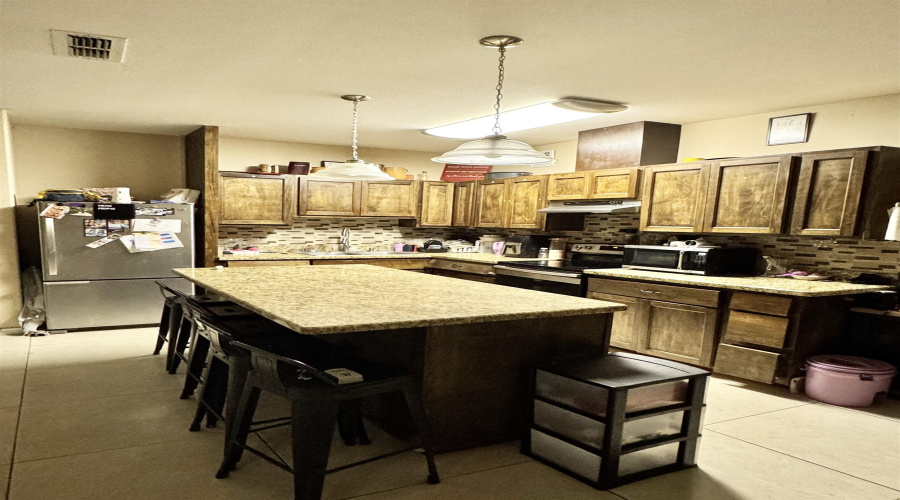 114 Los Fresnos Lp, Laredo, Texas 78046, 3 Bedrooms Bedrooms, 4 Rooms Rooms,2 BathroomsBathrooms,Residential,For Sale,114 Los Fresnos Lp,20263000