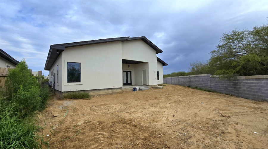 2341 Mango Rd., Laredo, Texas 78046, 3 Bedrooms Bedrooms, 5 Rooms Rooms,2 BathroomsBathrooms,Residential,For Sale,2341 Mango Rd.,20263004