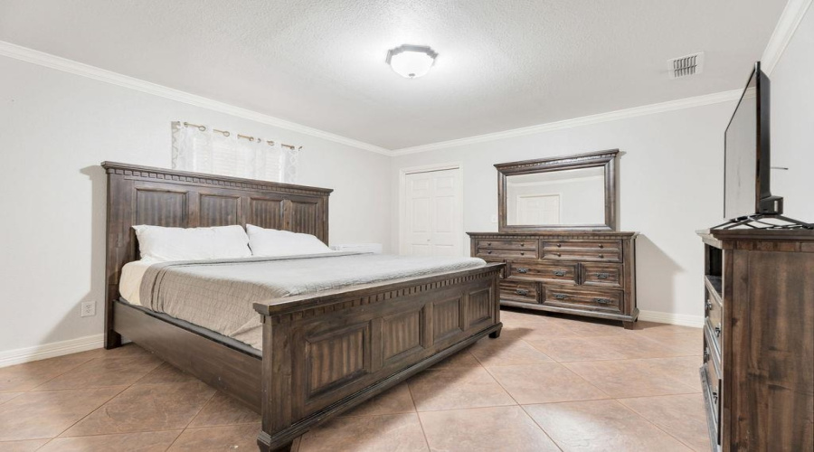 1302 Col. Antonio Zapata Avenue, ZAPATA, Texas 78076, 2 Bedrooms Bedrooms, 4 Rooms Rooms,1 BathroomBathrooms,Residential,For Sale,1302 Col. Antonio Zapata Avenue,20263005