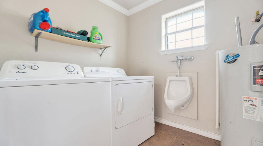 1302 Col. Antonio Zapata Avenue, ZAPATA, Texas 78076, 2 Bedrooms Bedrooms, 4 Rooms Rooms,1 BathroomBathrooms,Residential,For Sale,1302 Col. Antonio Zapata Avenue,20263005