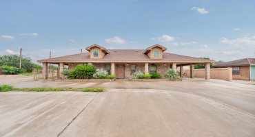 1302 Col. Antonio Zapata Avenue, ZAPATA, Texas 78076, 2 Bedrooms Bedrooms, 4 Rooms Rooms,1 BathroomBathrooms,Residential,For Sale,1302 Col. Antonio Zapata Avenue,20263005