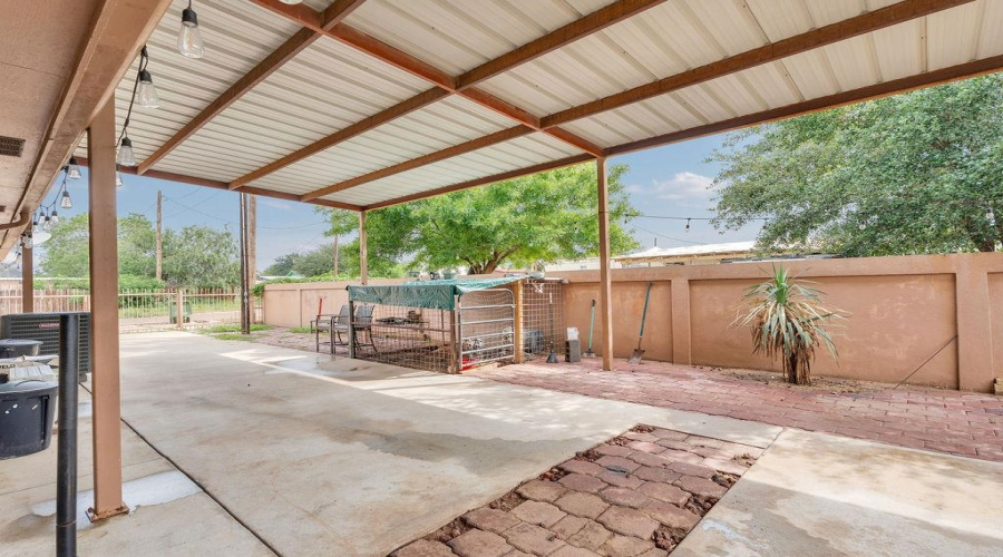 1302 Col. Antonio Zapata Avenue, ZAPATA, Texas 78076, 2 Bedrooms Bedrooms, 4 Rooms Rooms,1 BathroomBathrooms,Residential,For Sale,1302 Col. Antonio Zapata Avenue,20263005