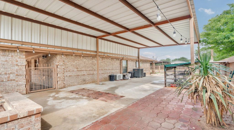 1302 Col. Antonio Zapata Avenue, ZAPATA, Texas 78076, 2 Bedrooms Bedrooms, 4 Rooms Rooms,1 BathroomBathrooms,Residential,For Sale,1302 Col. Antonio Zapata Avenue,20263005