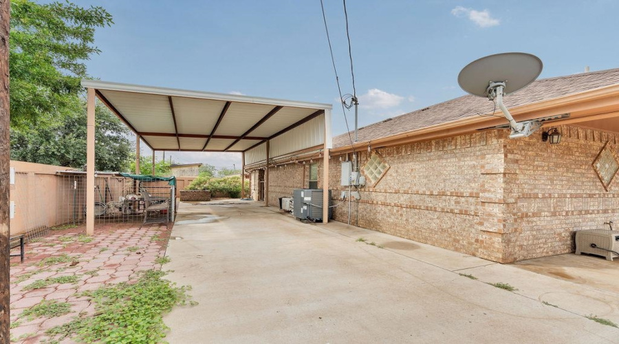 1302 Col. Antonio Zapata Avenue, ZAPATA, Texas 78076, 2 Bedrooms Bedrooms, 4 Rooms Rooms,1 BathroomBathrooms,Residential,For Sale,1302 Col. Antonio Zapata Avenue,20263005