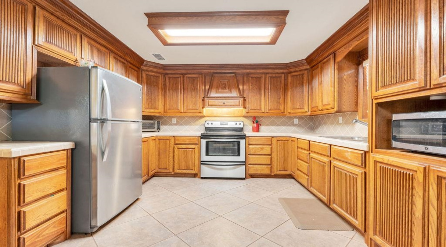 1302 Col. Antonio Zapata Avenue, ZAPATA, Texas 78076, 2 Bedrooms Bedrooms, 4 Rooms Rooms,1 BathroomBathrooms,Residential,For Sale,1302 Col. Antonio Zapata Avenue,20263005