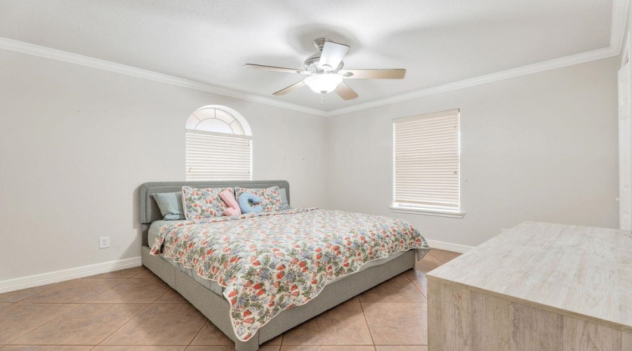 1302 Col. Antonio Zapata Avenue, ZAPATA, Texas 78076, 2 Bedrooms Bedrooms, 4 Rooms Rooms,1 BathroomBathrooms,Residential,For Sale,1302 Col. Antonio Zapata Avenue,20263005