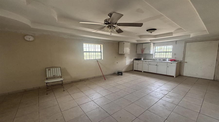 402 Hernandez, El Cenizo, Texas 78046, 1 Bedroom Bedrooms, 4 Rooms Rooms,1 BathroomBathrooms,Residential,For Sale,402 Hernandez,20263010