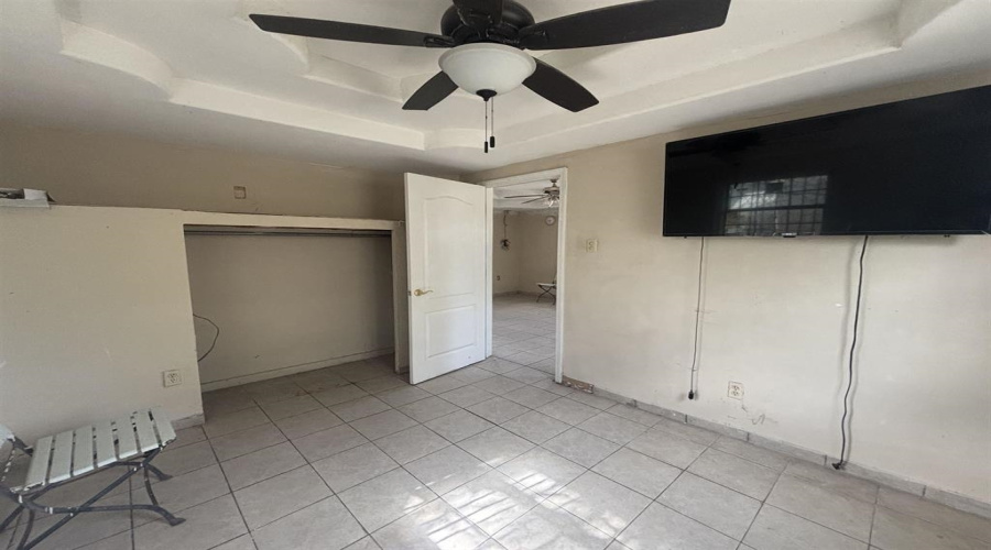 402 Hernandez, El Cenizo, Texas 78046, 1 Bedroom Bedrooms, 4 Rooms Rooms,1 BathroomBathrooms,Residential,For Sale,402 Hernandez,20263010