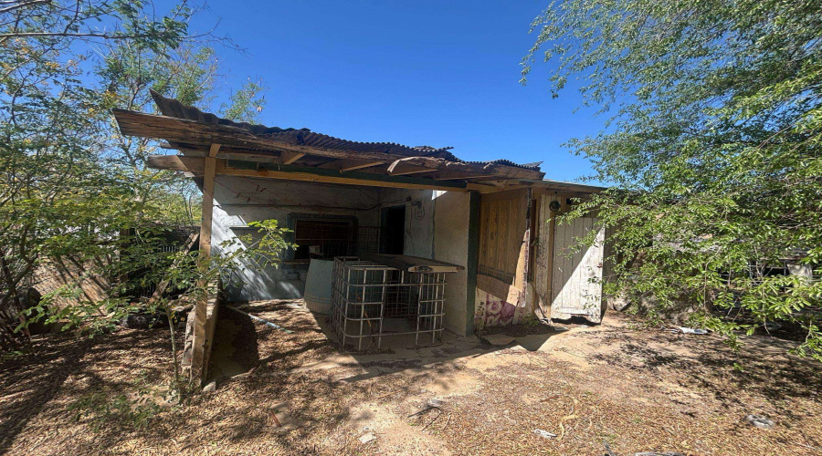 2206 S Smith Ave, Laredo, Texas 78046, 2 Bedrooms Bedrooms, 5 Rooms Rooms,1 BathroomBathrooms,Residential,For Sale,2206 S Smith Ave,20263011
