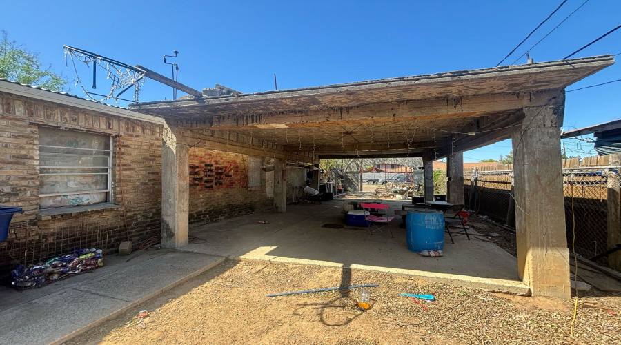 2206 S Smith Ave, Laredo, Texas 78046, 2 Bedrooms Bedrooms, 5 Rooms Rooms,1 BathroomBathrooms,Residential,For Sale,2206 S Smith Ave,20263011