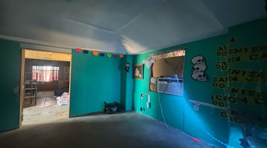 2206 S Smith Ave, Laredo, Texas 78046, 2 Bedrooms Bedrooms, 5 Rooms Rooms,1 BathroomBathrooms,Residential,For Sale,2206 S Smith Ave,20263011