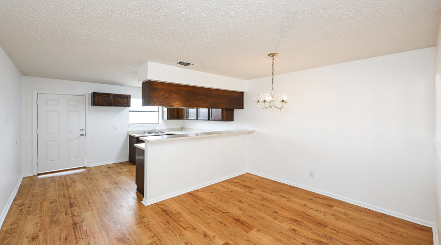 102 St Pierre Ln, Laredo, Texas 78045, 3 Bedrooms Bedrooms, 6 Rooms Rooms,2 BathroomsBathrooms,Residential,For Rent,102 St Pierre Ln,20263013