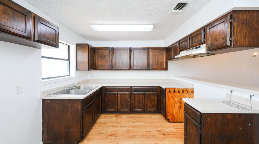 102 St Pierre Ln, Laredo, Texas 78045, 3 Bedrooms Bedrooms, 6 Rooms Rooms,2 BathroomsBathrooms,Residential,For Rent,102 St Pierre Ln,20263013
