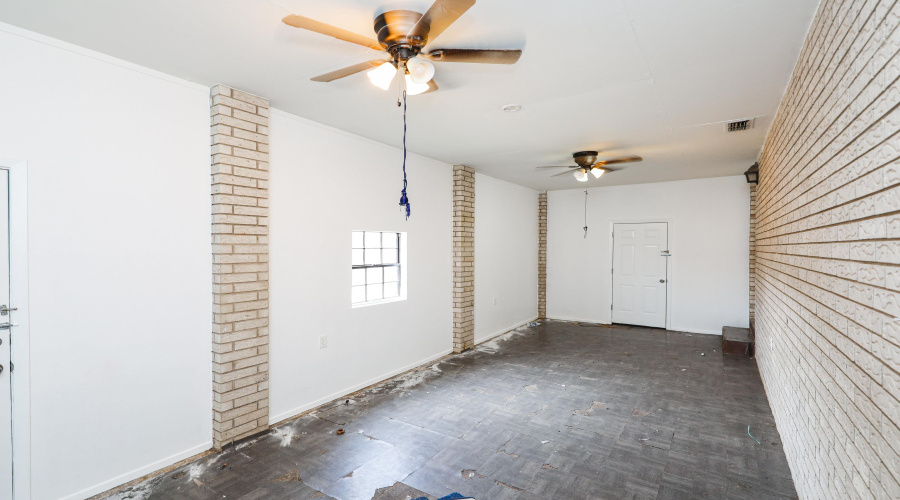 102 St Pierre Ln, Laredo, Texas 78045, 3 Bedrooms Bedrooms, 6 Rooms Rooms,2 BathroomsBathrooms,Residential,For Rent,102 St Pierre Ln,20263013