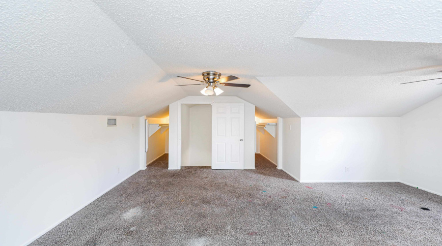 102 St Pierre Ln, Laredo, Texas 78045, 3 Bedrooms Bedrooms, 6 Rooms Rooms,2 BathroomsBathrooms,Residential,For Rent,102 St Pierre Ln,20263013