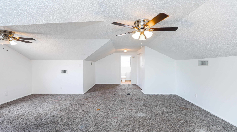 102 St Pierre Ln, Laredo, Texas 78045, 3 Bedrooms Bedrooms, 6 Rooms Rooms,2 BathroomsBathrooms,Residential,For Rent,102 St Pierre Ln,20263013