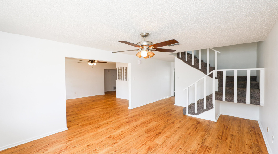 102 St Pierre Ln, Laredo, Texas 78045, 3 Bedrooms Bedrooms, 6 Rooms Rooms,2 BathroomsBathrooms,Residential,For Rent,102 St Pierre Ln,20263013