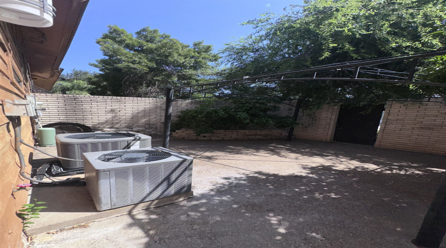 106 Martingale Ln, LAREDO, Texas 78041, 3 Bedrooms Bedrooms, 6 Rooms Rooms,3 BathroomsBathrooms,Residential,For Rent,106 Martingale Ln,20263015